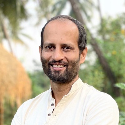 Sidney Rosario  - Faculty Director